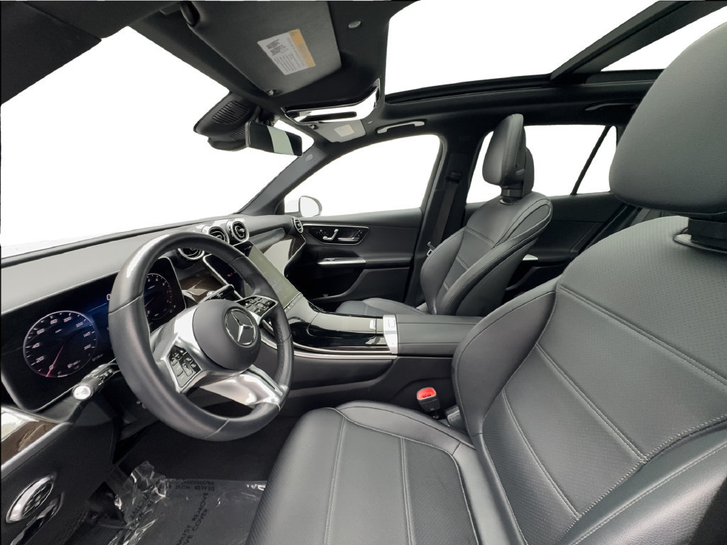 Used 2025 Mercedes-Benz GLC 300 image 22