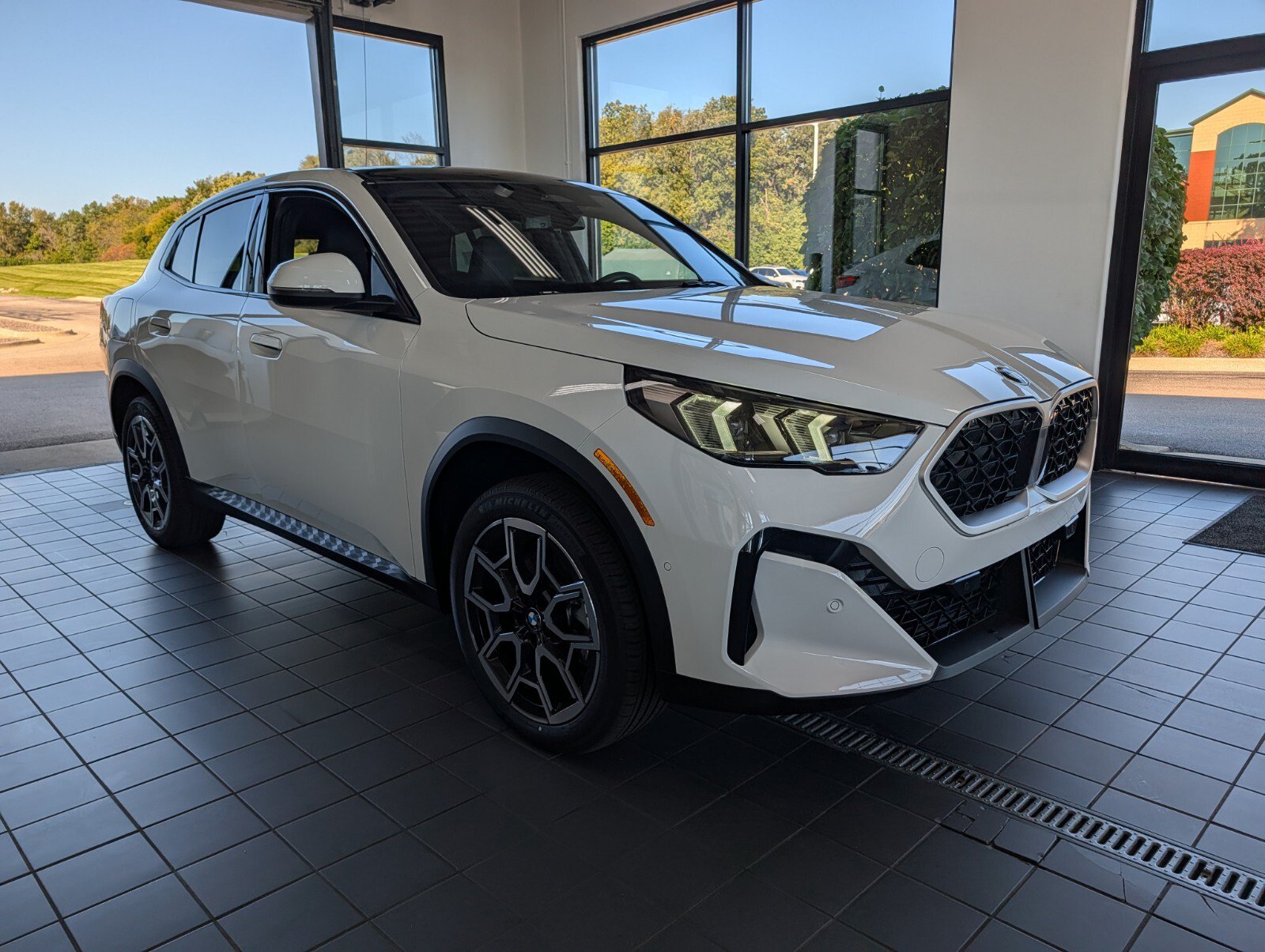 New 2026 BMW X2 xDrive28i w/ Convenience Package AWD/4WD image 1