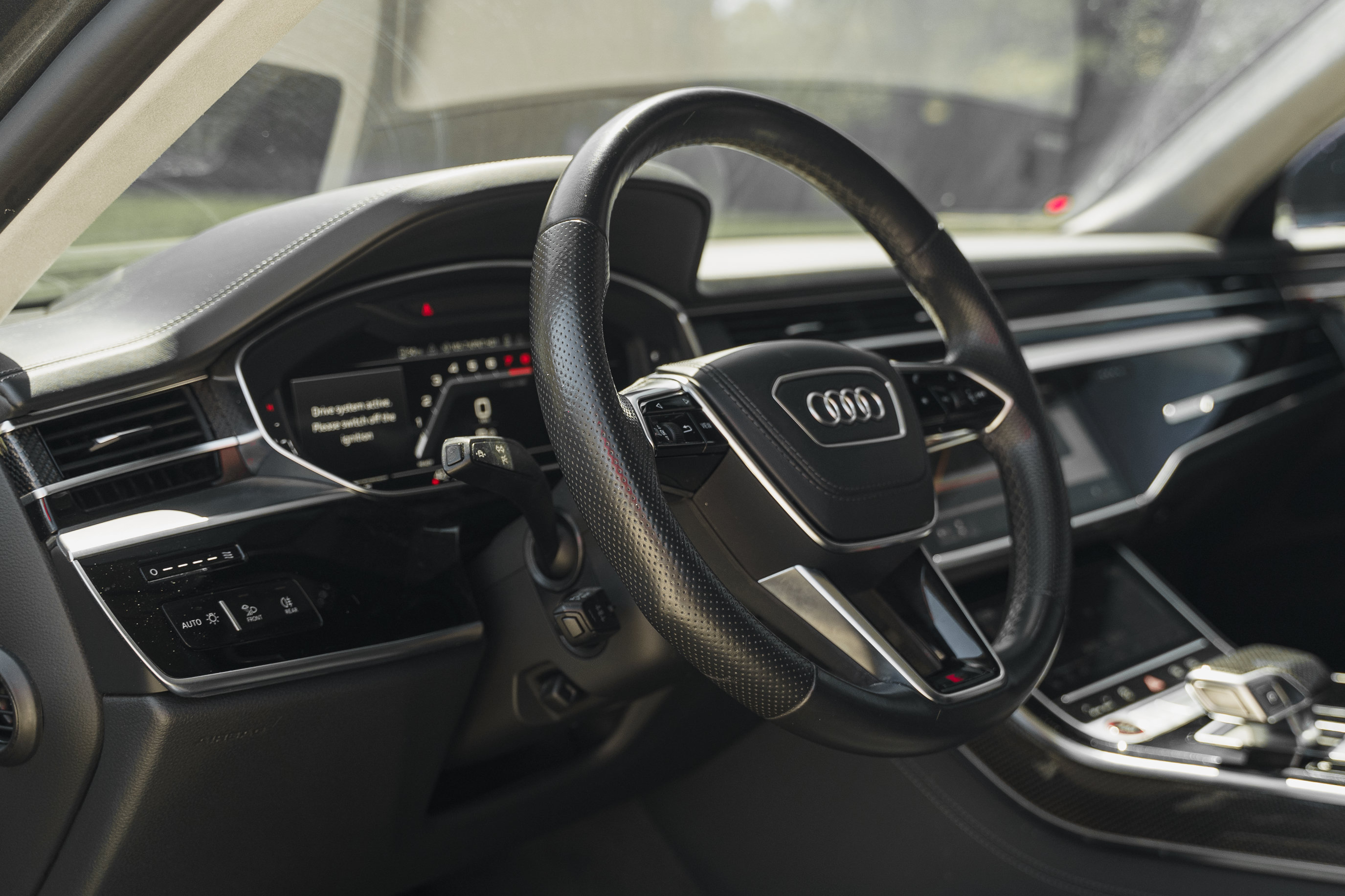 Used 2022 Audi S8 AWD/4WD image 9