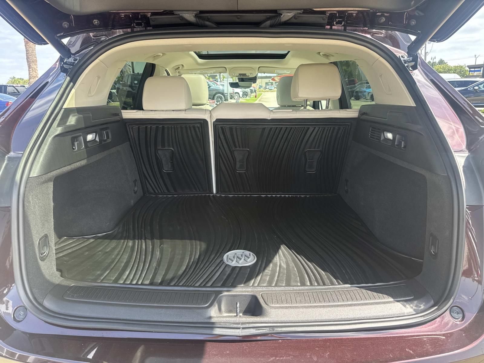 Used 2023 Buick Envision Avenir AWD/4WD image 8