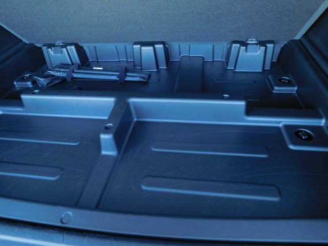 Used 2024 Chevrolet Suburban Premier w/ Premium Package image 14