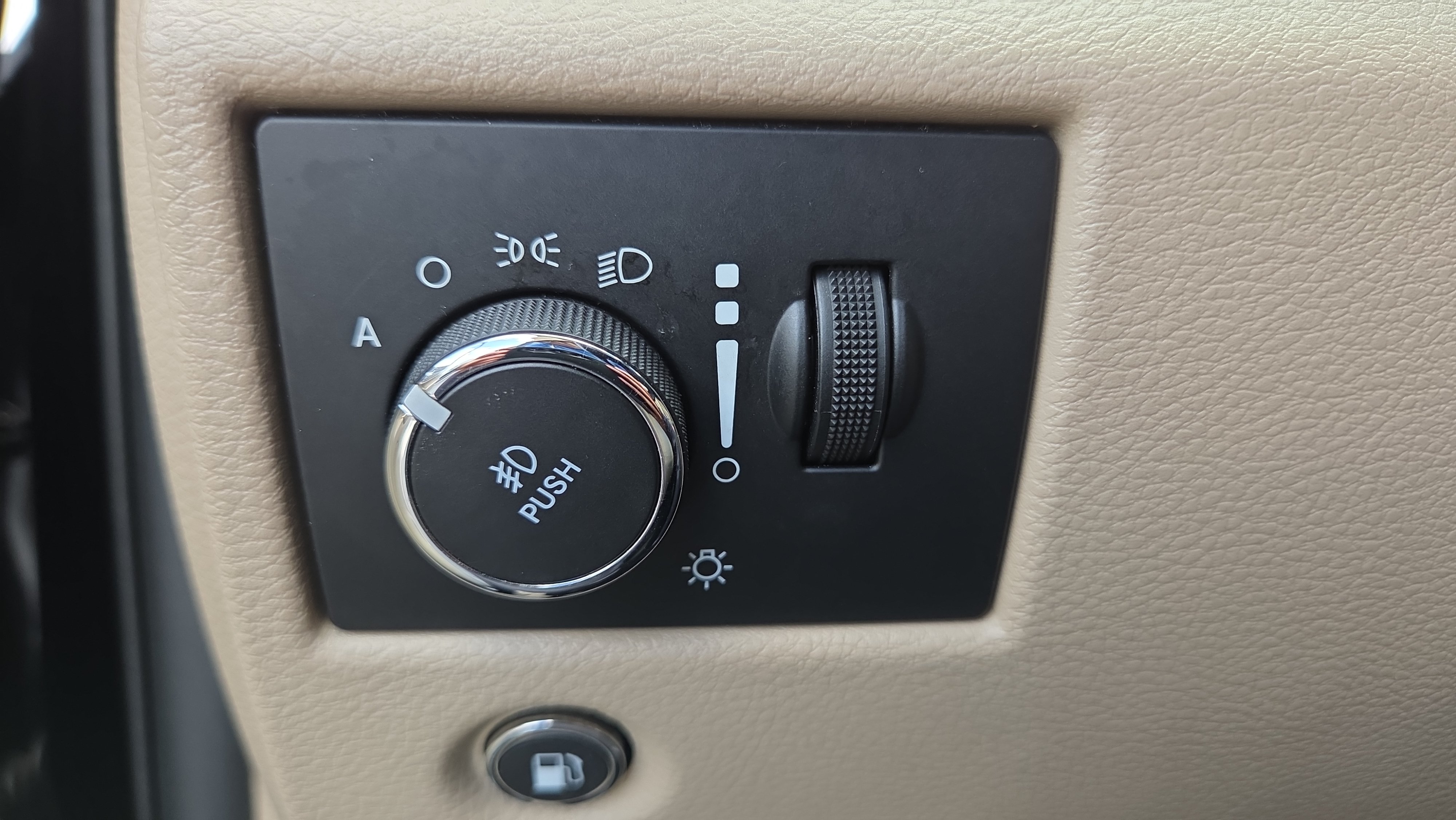 Used 2021 Jeep Grand Cherokee Laredo RWD image 33