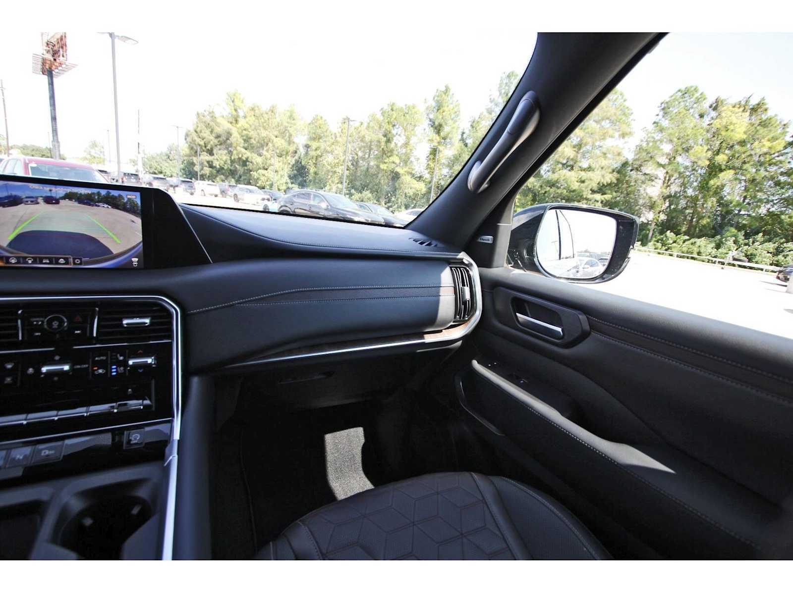 Used 2025 Nissan Armada Platinum RWD image 8