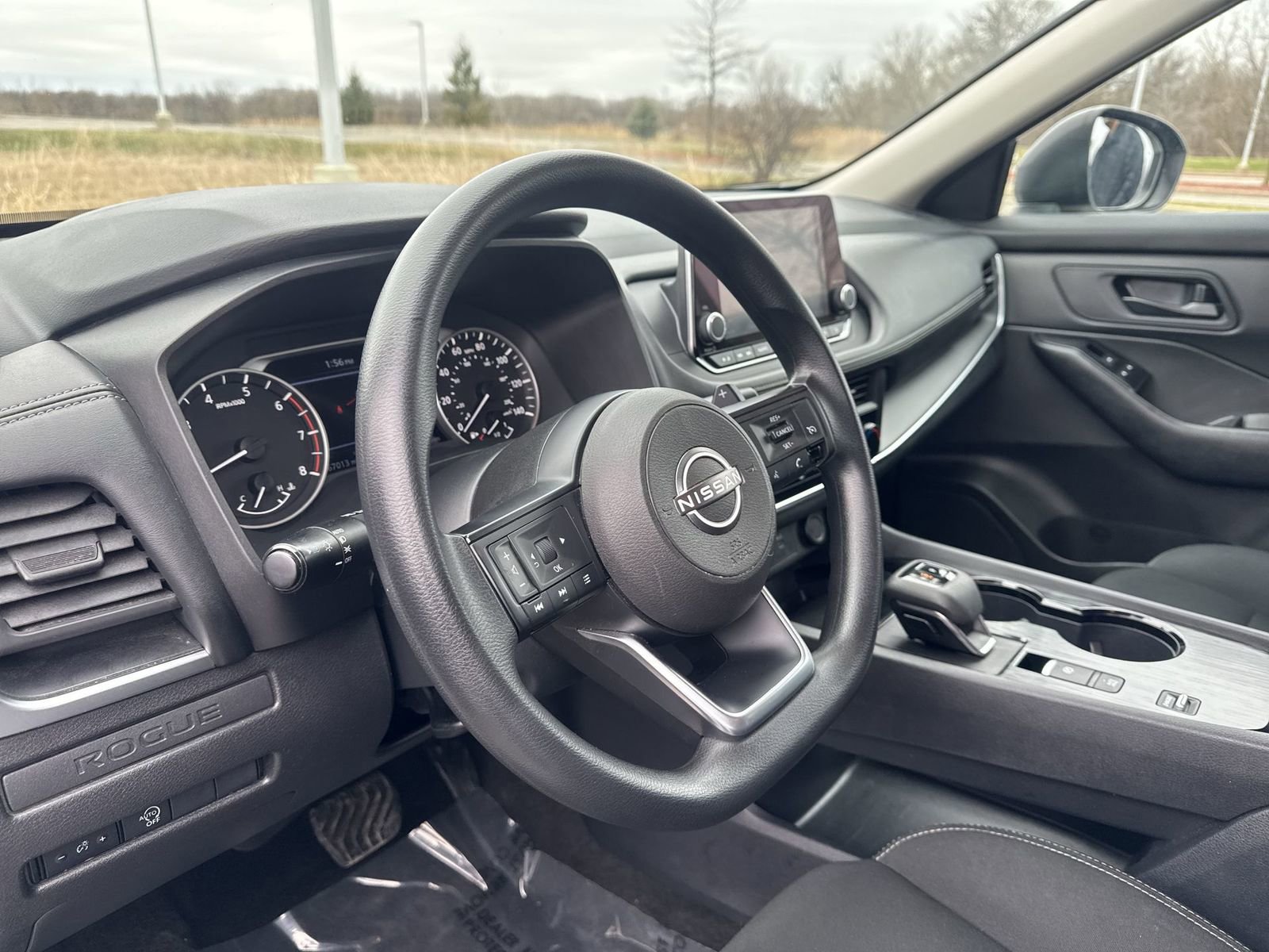 Used 2024 Nissan Rogue S image 21