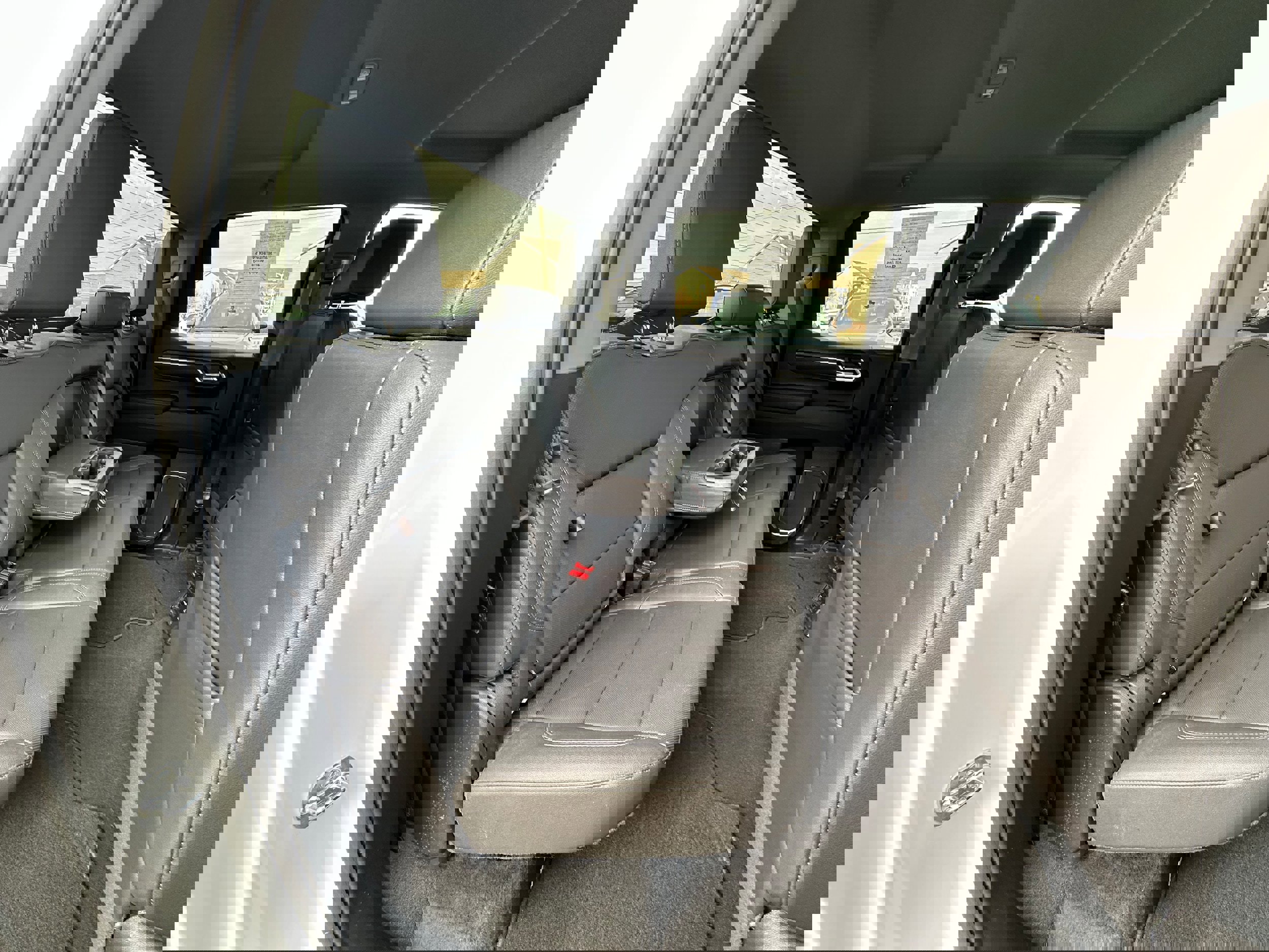 Used 2025 GMC Sierra 1500 SLT image 14