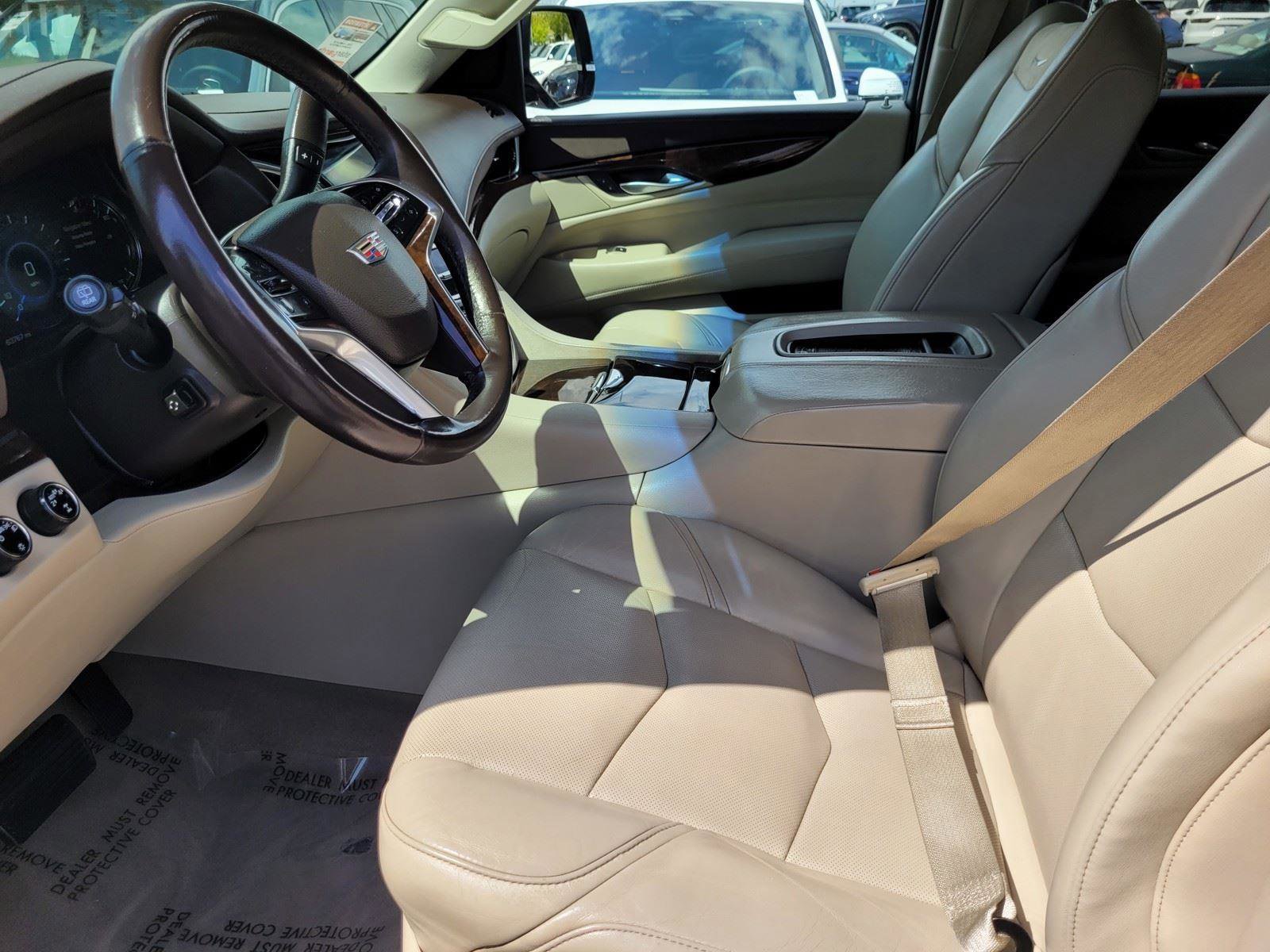 Used 2017 Cadillac Escalade Luxury AWD/4WD image 21