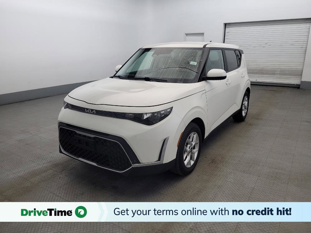 Used 2025 Kia Soul LX w/ LX Technology Package FWD image 1