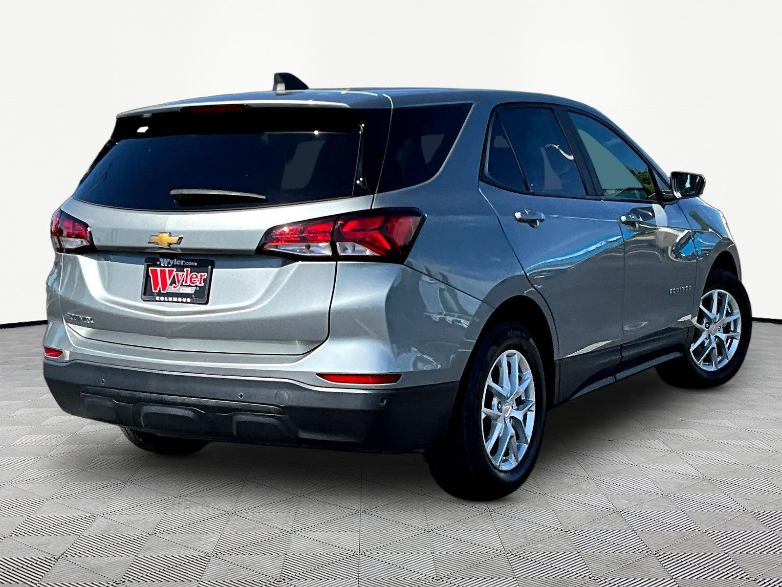 Used 2024 Chevrolet Equinox LS FWD image 6
