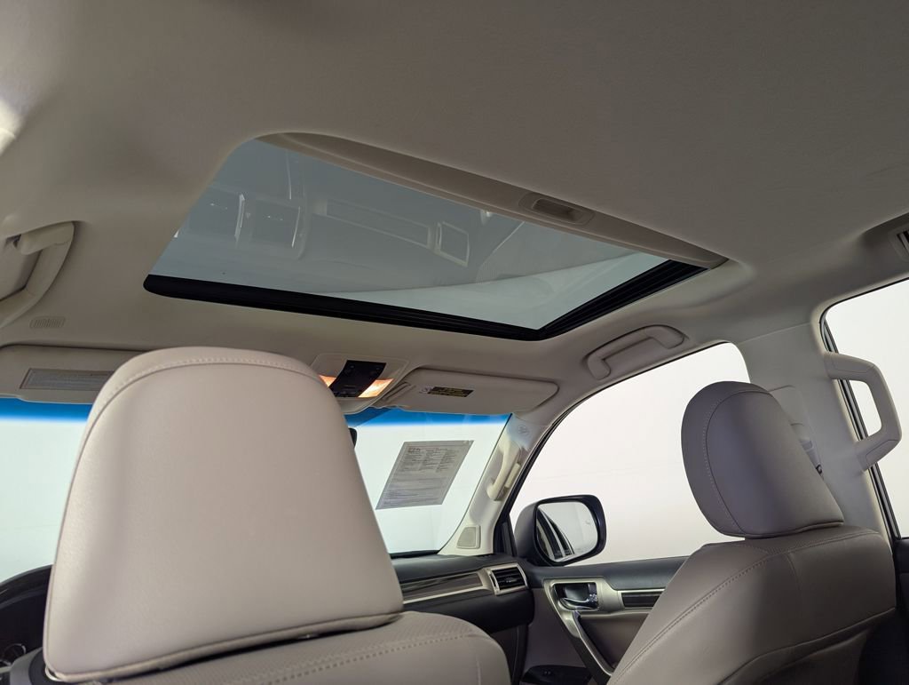 Used 2020 Lexus GX 460 Premium w/ Premium Package image 13