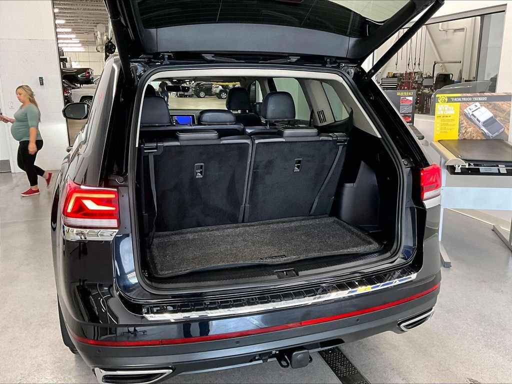 Used 2024 Volkswagen Atlas SEL AWD/4WD image 36