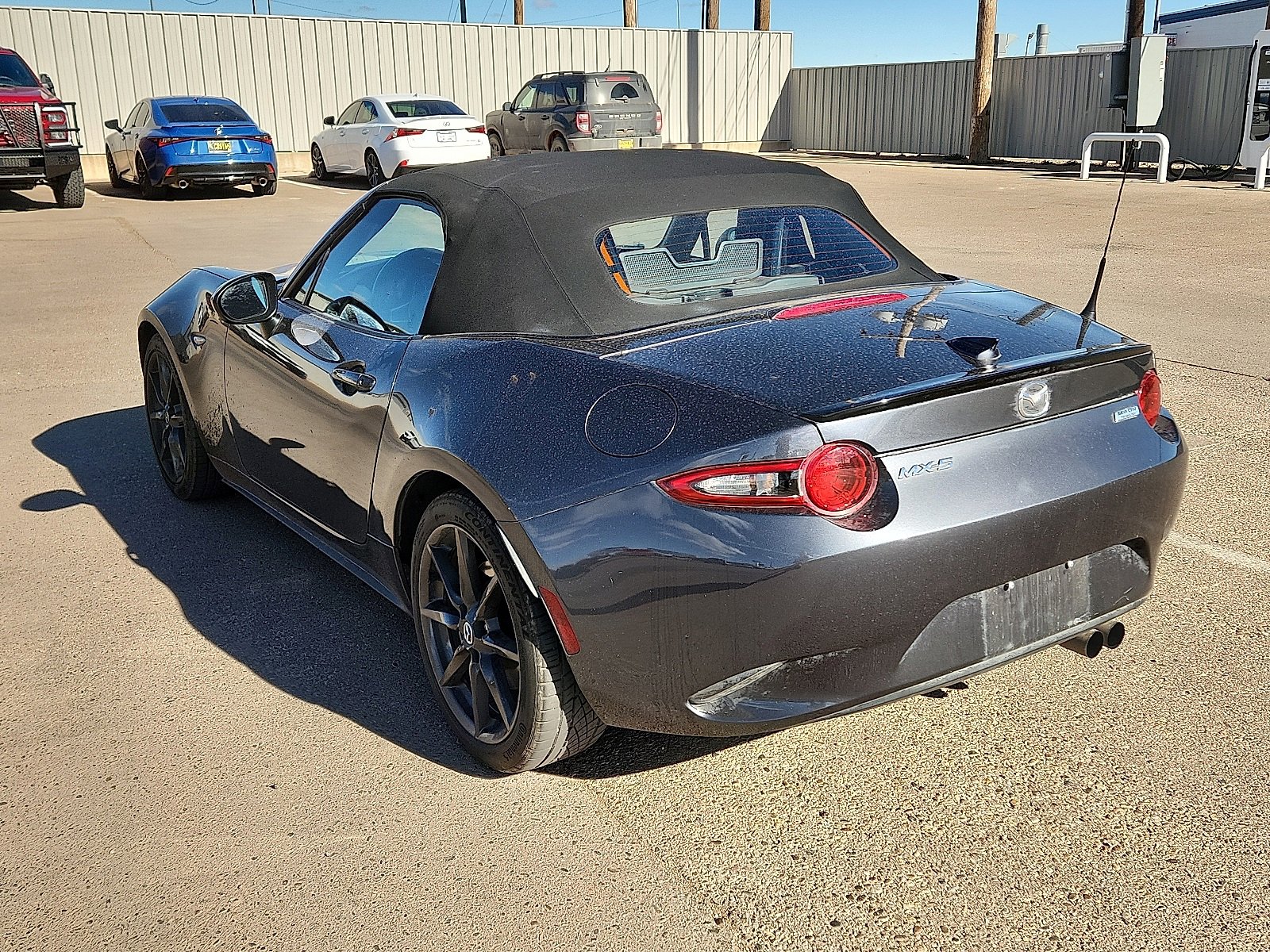 Used 2017 MAZDA MX-5 Miata Club image 3