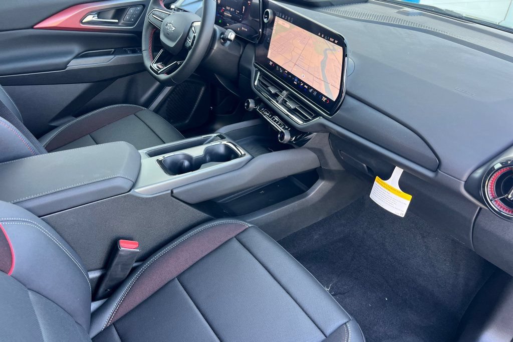 New 2026 Chevrolet Equinox EV RS w/ Convenience Package II FWD image 13