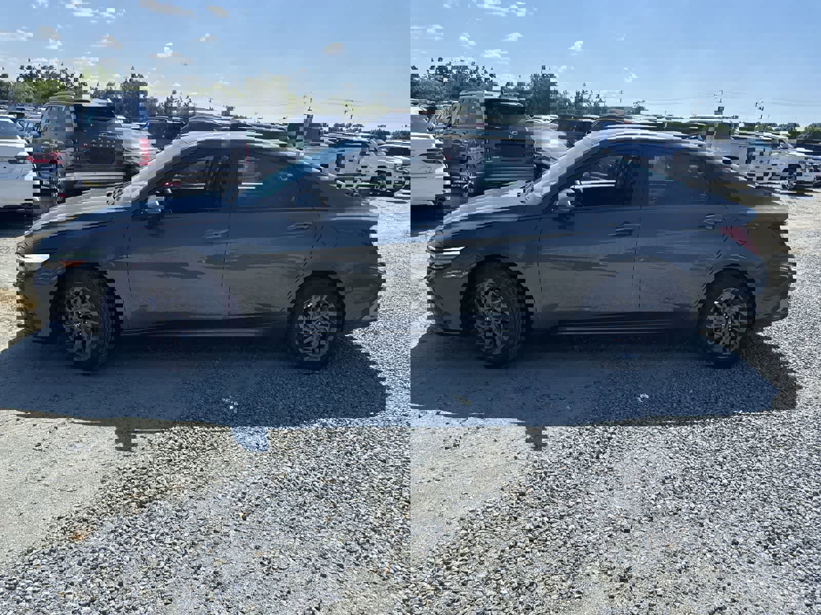 Used 2024 Hyundai Elantra SEL FWD image 8