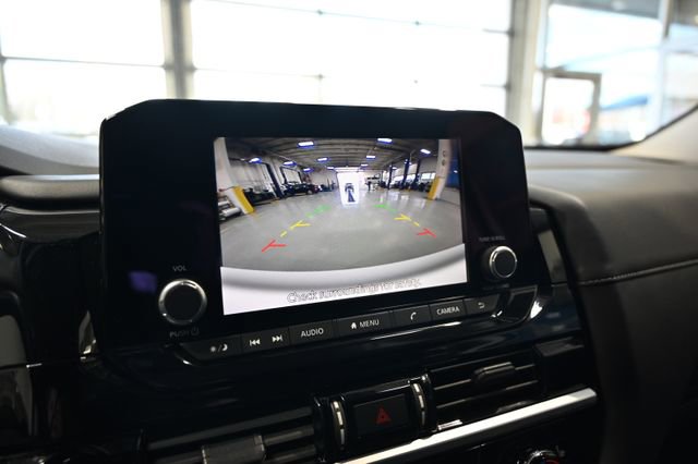 Used 2025 Nissan Pathfinder SV image 17