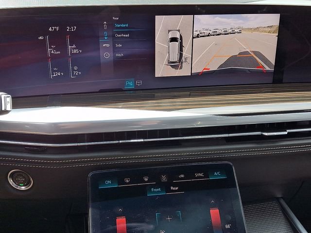 Used 2025 Cadillac Escalade Premium Luxury w/ Touring Package image 19