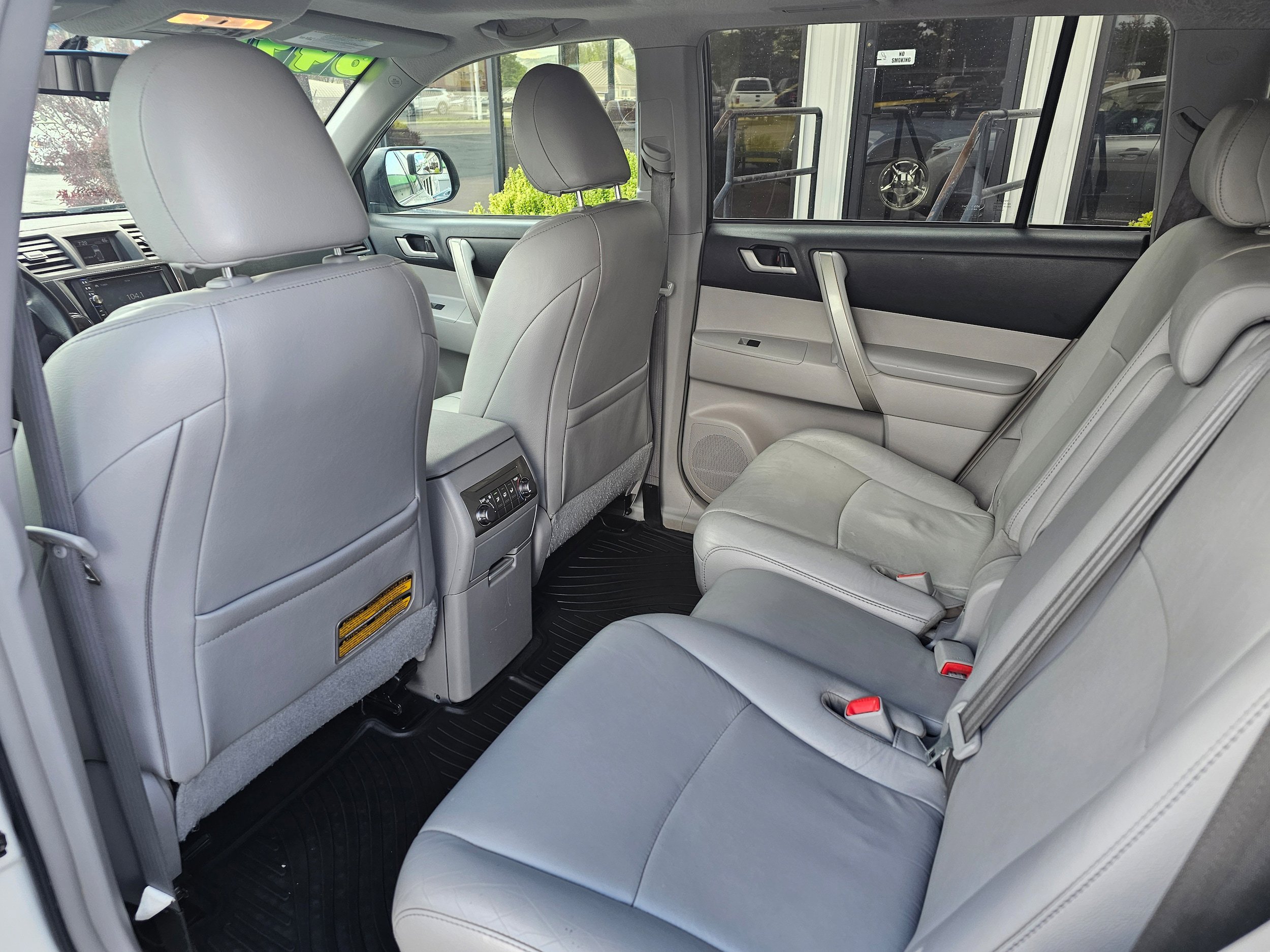 Used 2013 Toyota Highlander SE AWD/4WD image 17