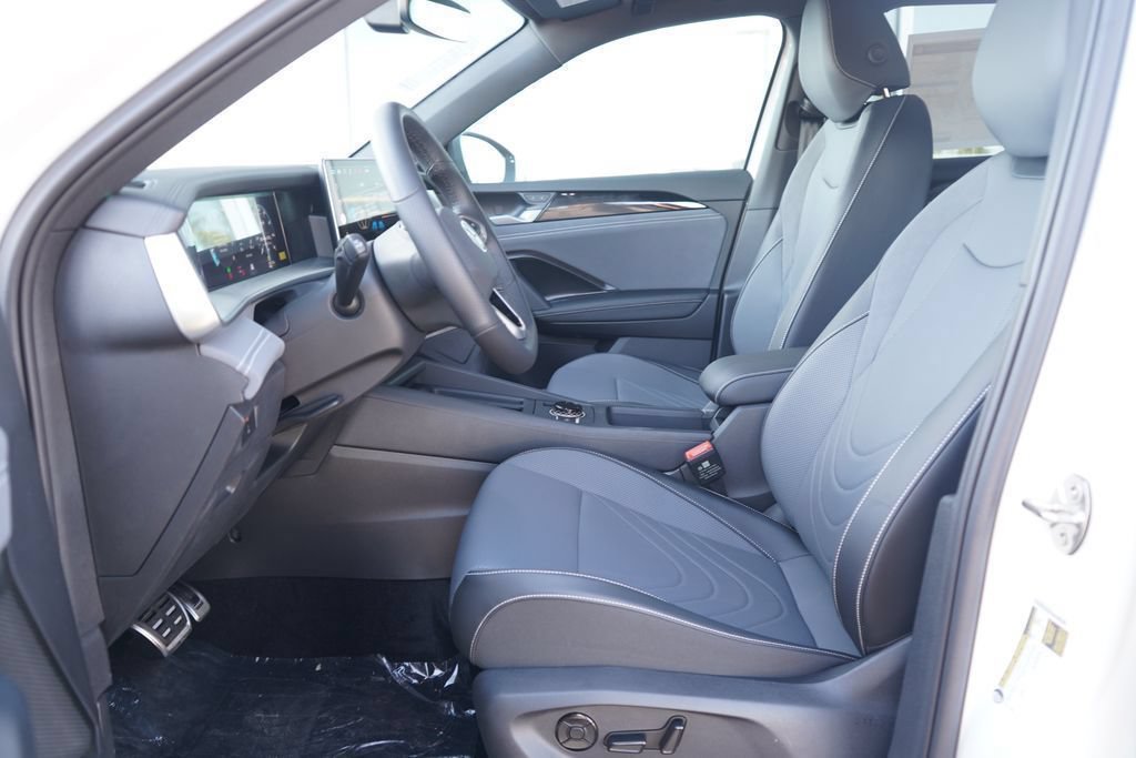 New 2026 Volkswagen Tiguan SE R-Line FWD image 6