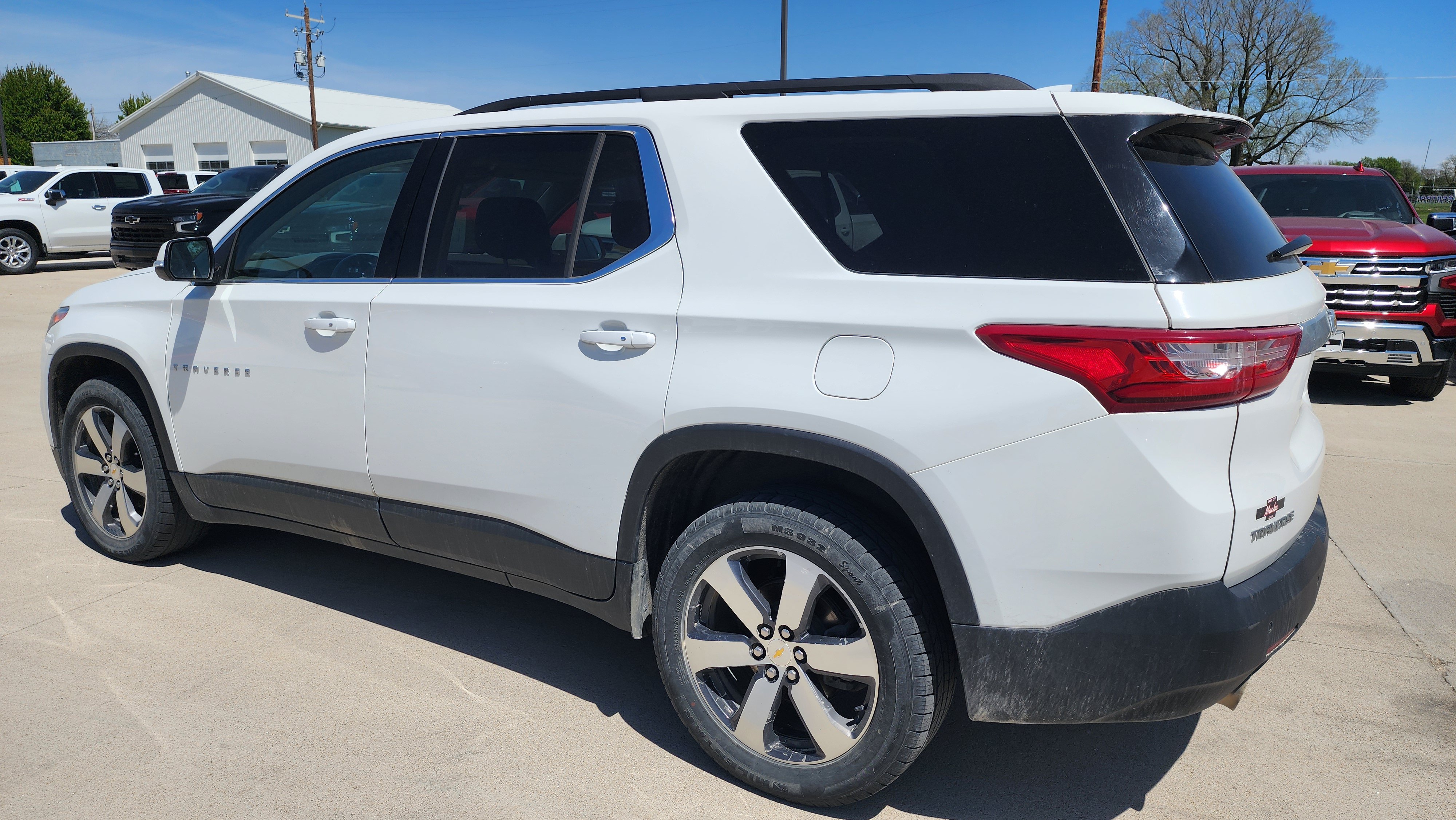 Certified 2021 Chevrolet Traverse LT w/ LT Premium Package AWD/4WD image 6