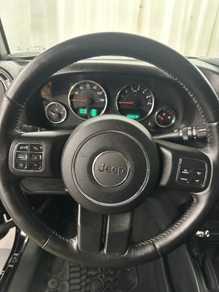 Used 2017 Jeep Wrangler Unlimited Sahara w/ Connectivity Group image 14