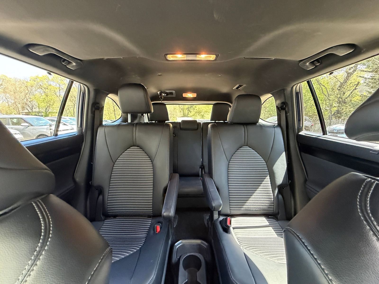 Used 2025 Toyota Highlander XSE AWD/4WD image 41