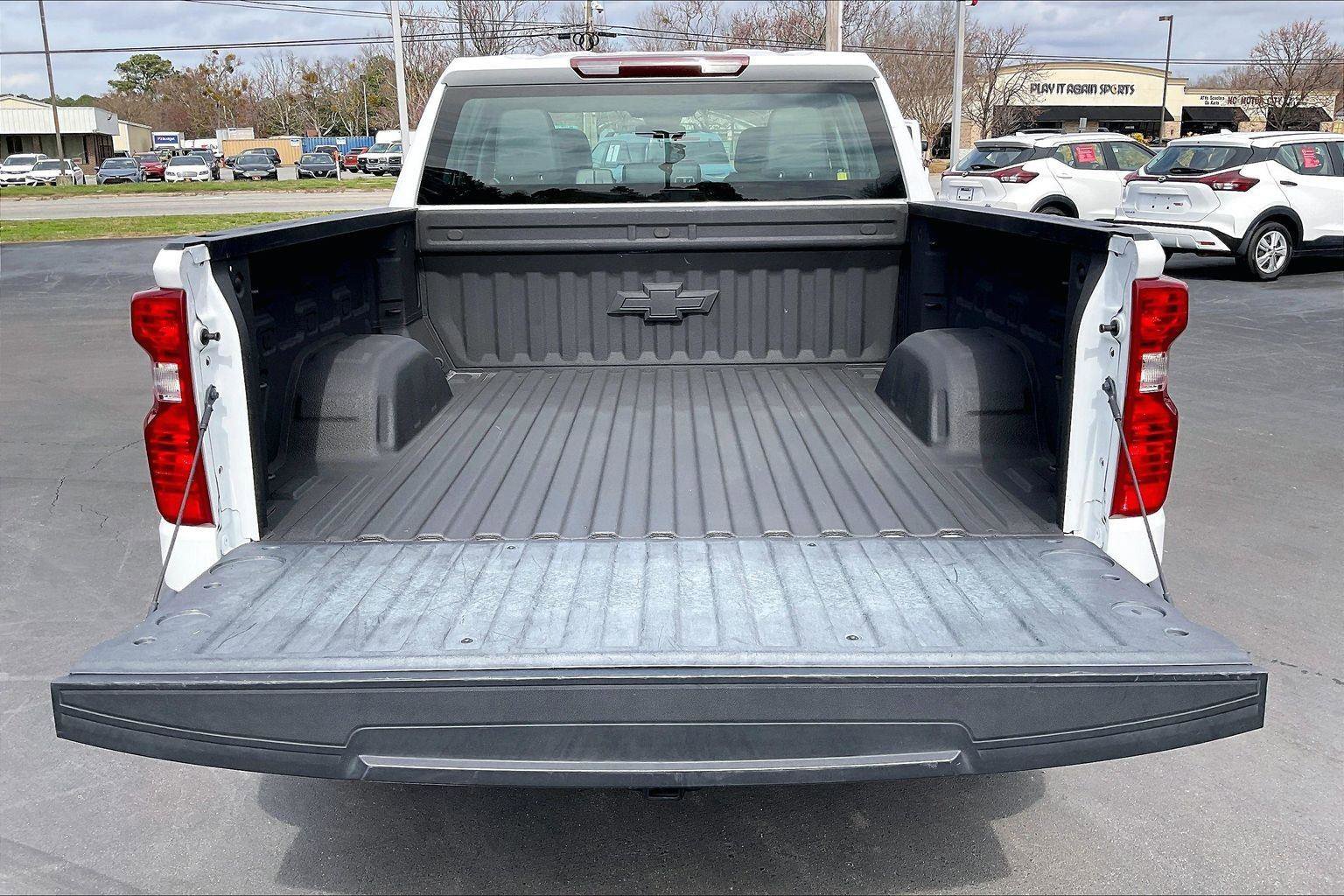 Used 2022 Chevrolet Silverado 1500 W/T w/ Trailering Package image 19