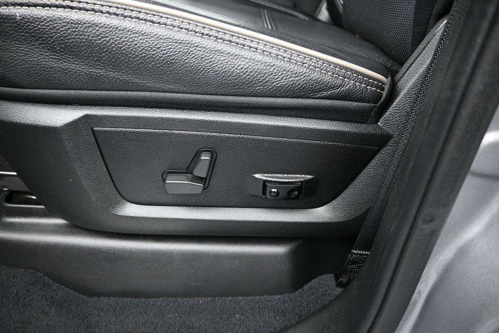 Used 2022 RAM 3500 Limited w/ Night Edition AWD/4WD image 17