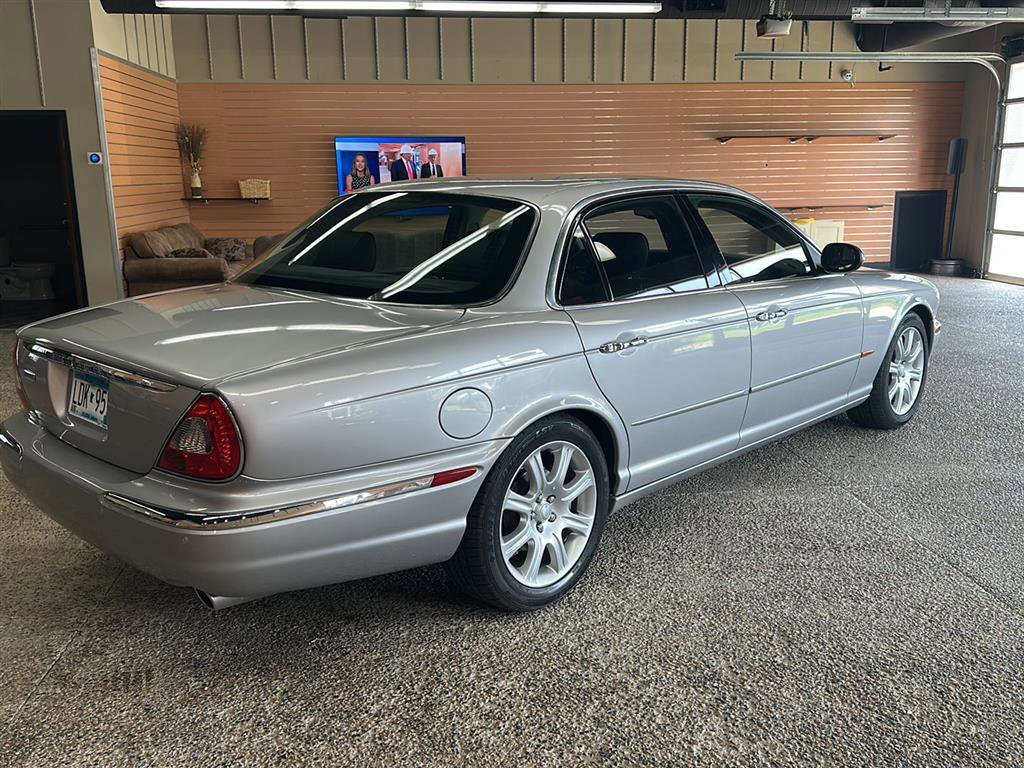 Used 2004 Jaguar XJ8 image 4