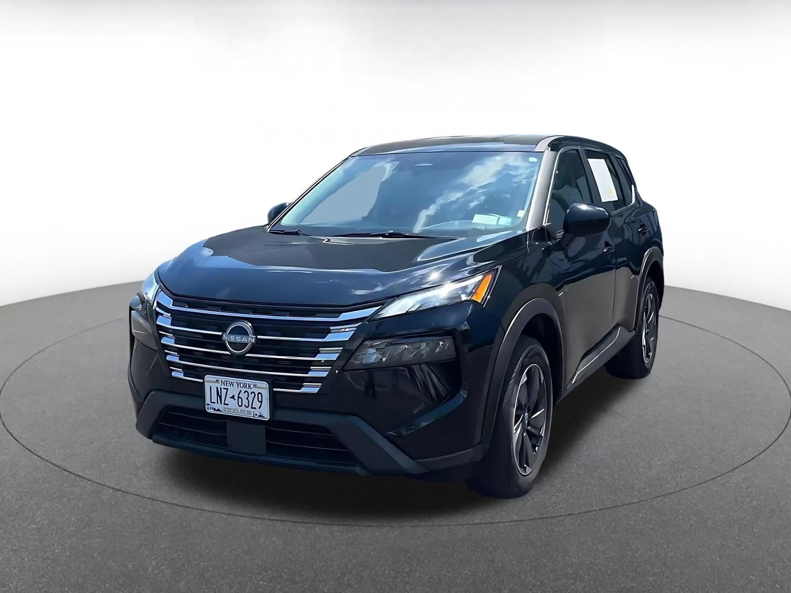 Used 2025 Nissan Rogue SV AWD/4WD image 7