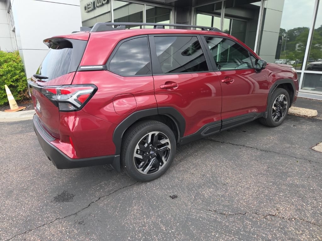Used 2025 Subaru Forester Limited AWD/4WD image 13