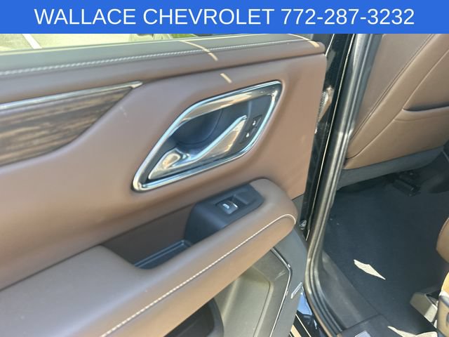Used 2023 Chevrolet Tahoe High Country AWD/4WD image 11