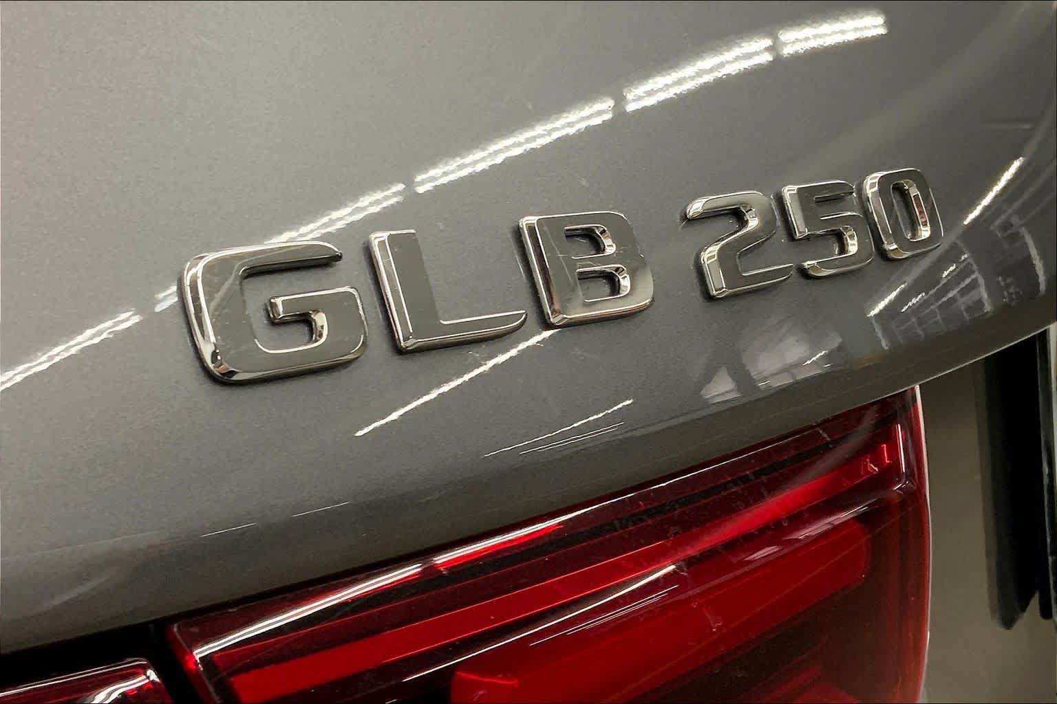 New 2026 Mercedes-Benz GLB 250 image 16