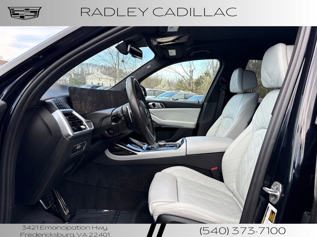 Used 2023 BMW X7 xDrive40i w/ Executive Package image 3