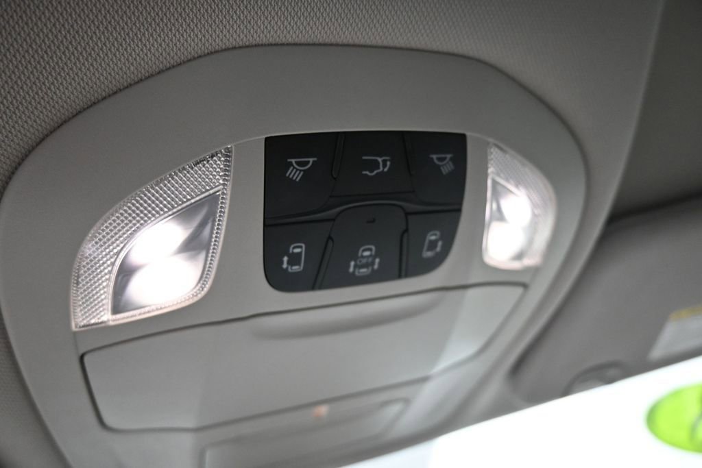 Used 2023 Chrysler Pacifica Touring-L FWD image 33