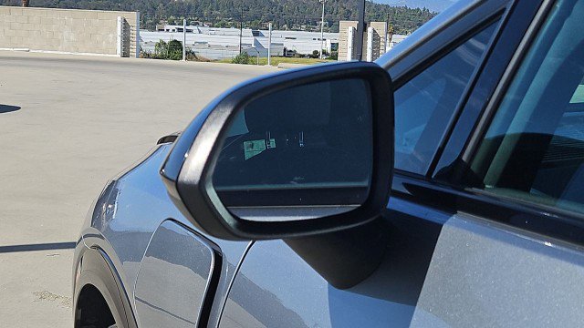 Used 2024 Chevrolet Equinox EV RS FWD image 18