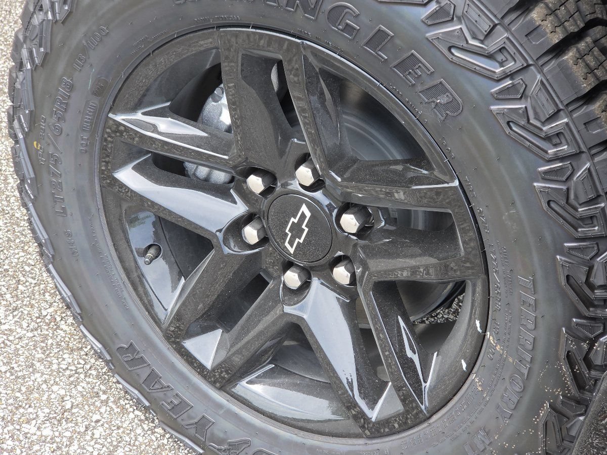 New 2026 Chevrolet Silverado 1500 LT Trail Boss w/ Dark Appearance Package AWD/4WD image 13