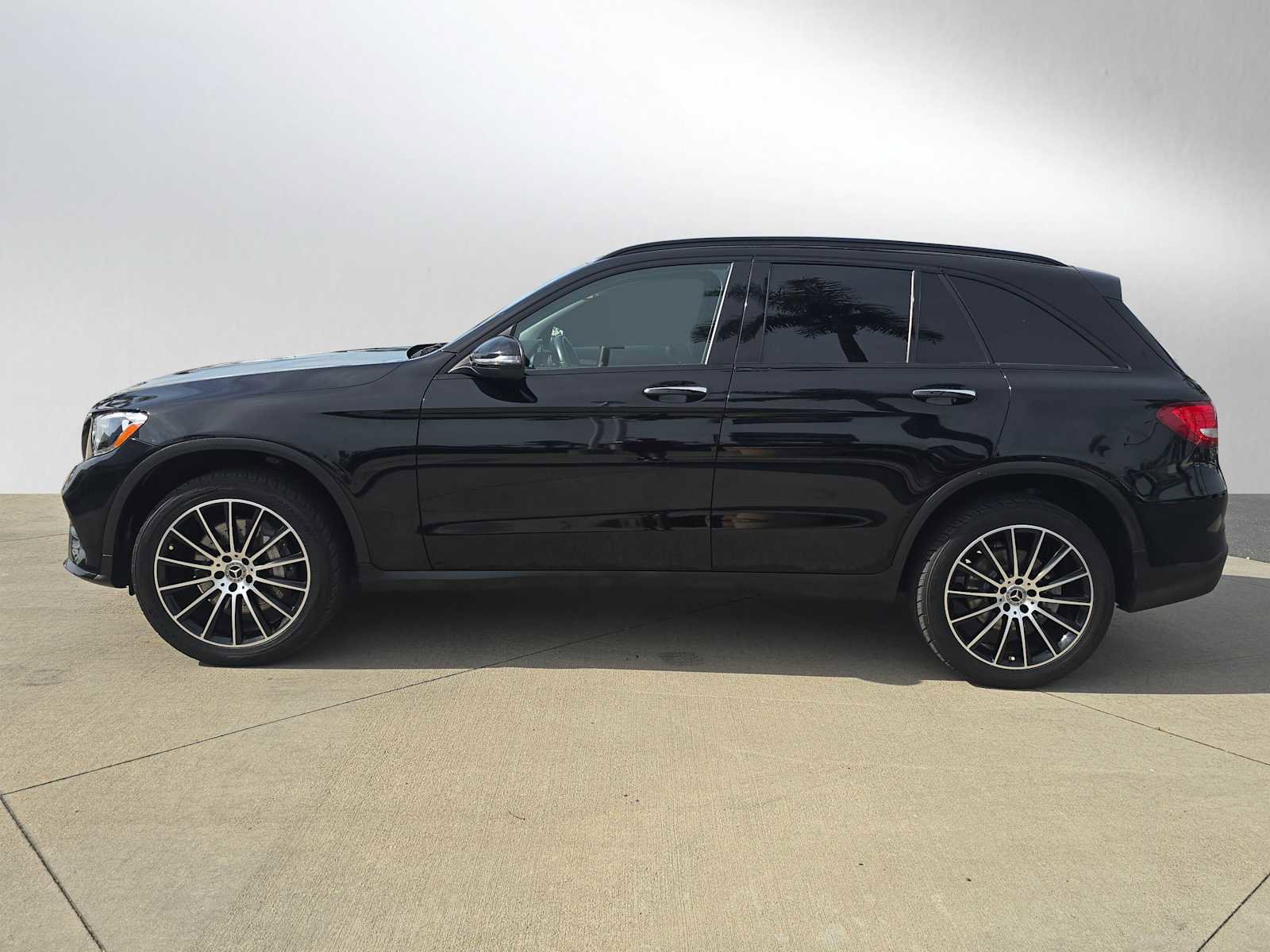 Used 2017 Mercedes-Benz GLC 300 4MATIC image 6