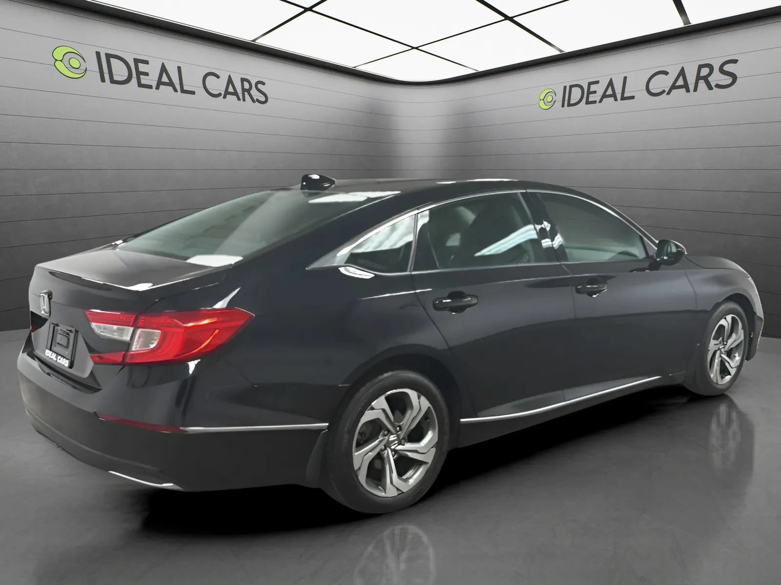 Used 2018 Honda Accord EX image 5