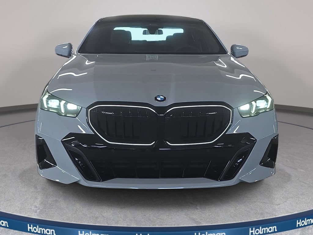Used 2026 BMW 530i w/ M Sport Package RWD image 2