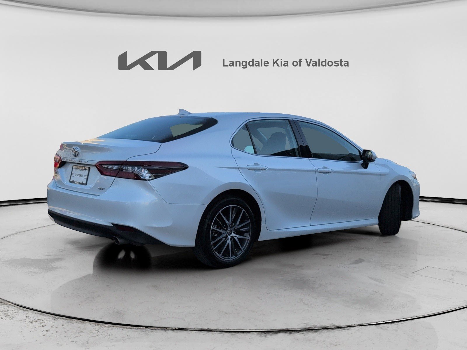 Used 2023 Toyota Camry XLE image 4