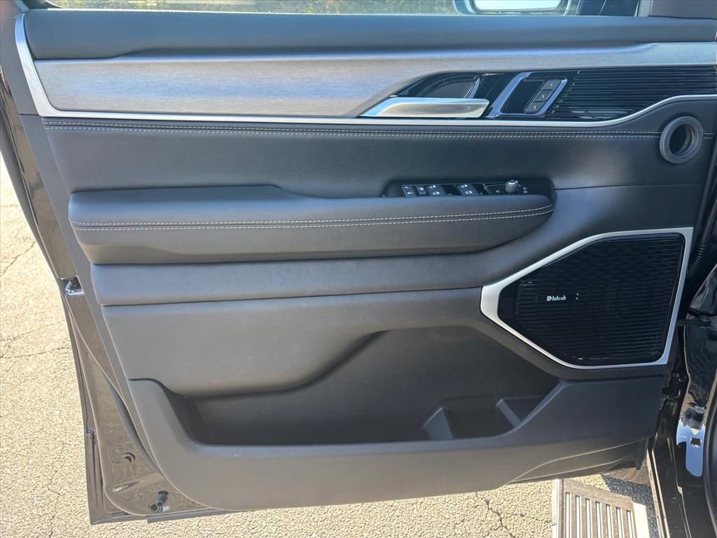 New 2026 Jeep Grand Wagoneer Limited image 9