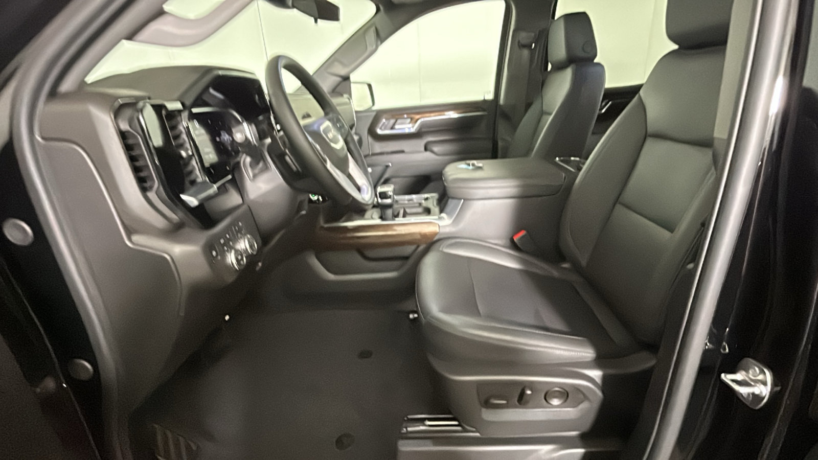 New 2026 GMC Sierra 1500 Elevation w/ Elevation Premium Package AWD/4WD image 14