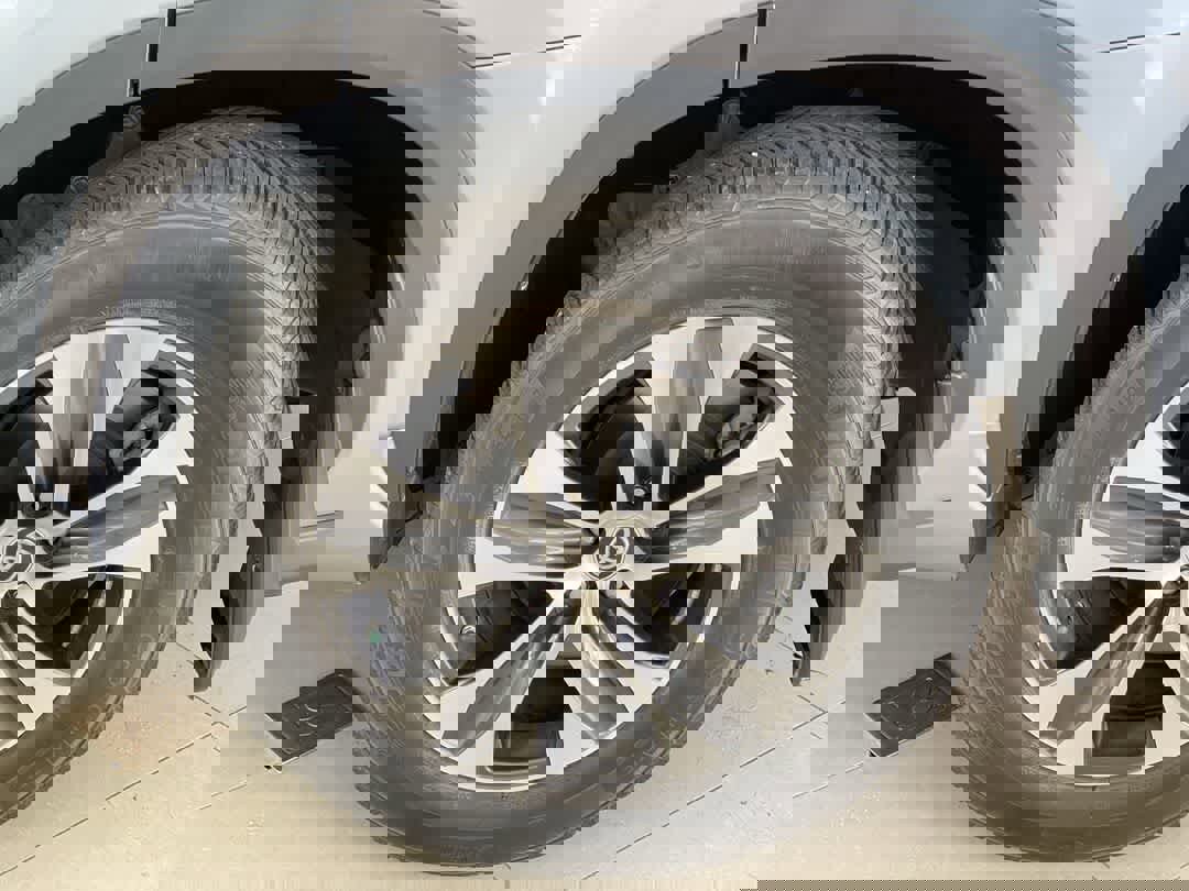 Used 2020 Toyota Highlander XLE image 13