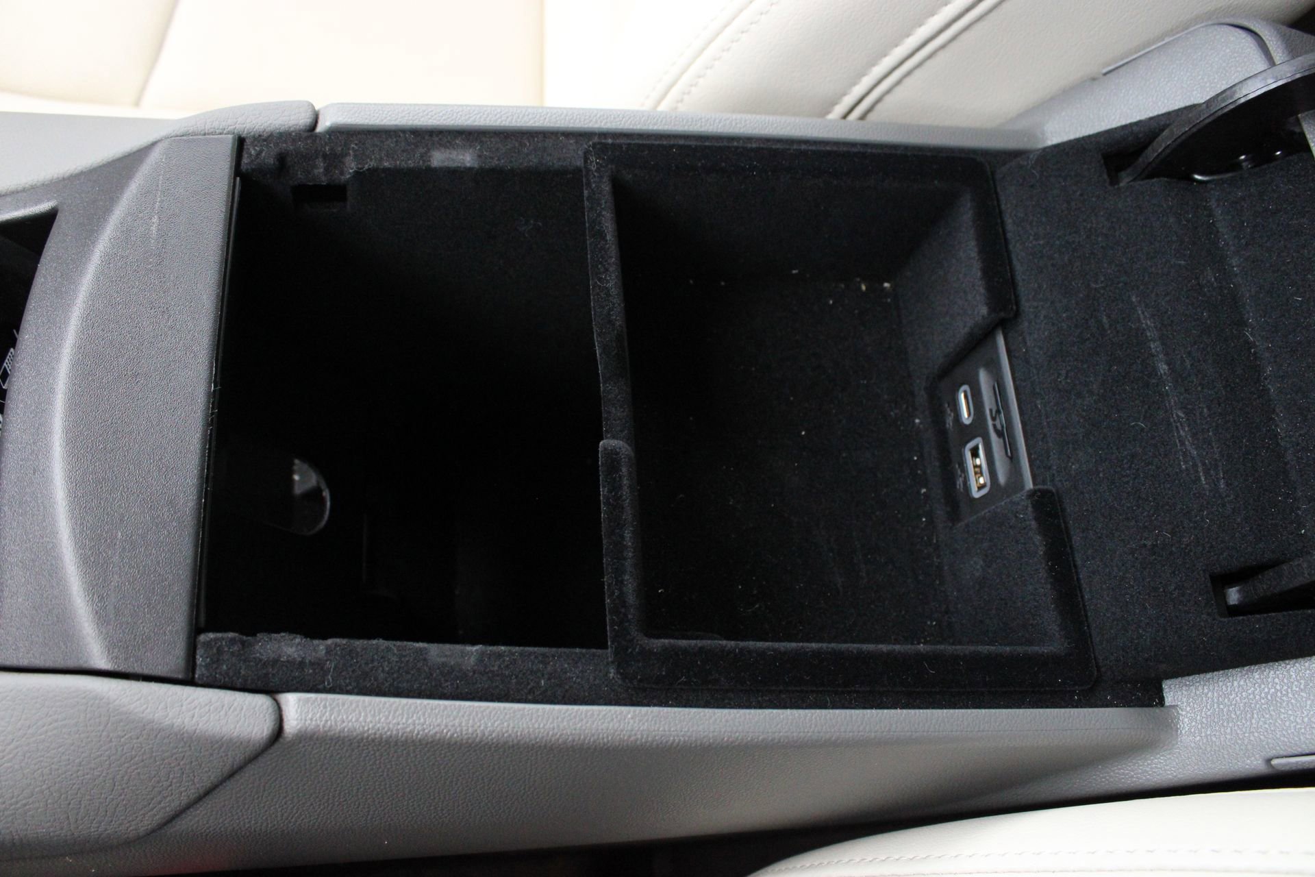 Used 2024 Cadillac XT5 Premium Luxury w/ LPO, Floor Liner Package AWD/4WD image 58