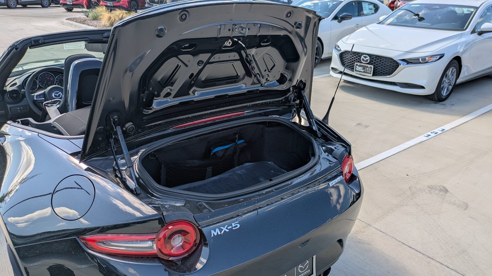 New 2026 MAZDA MX-5 Miata Club w/ Interior Package RWD image 25
