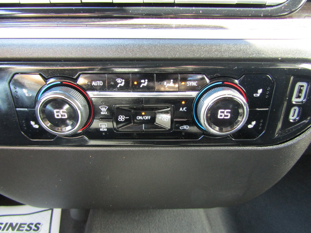 Used 2024 Chevrolet Silverado 1500 LT AWD/4WD image 30