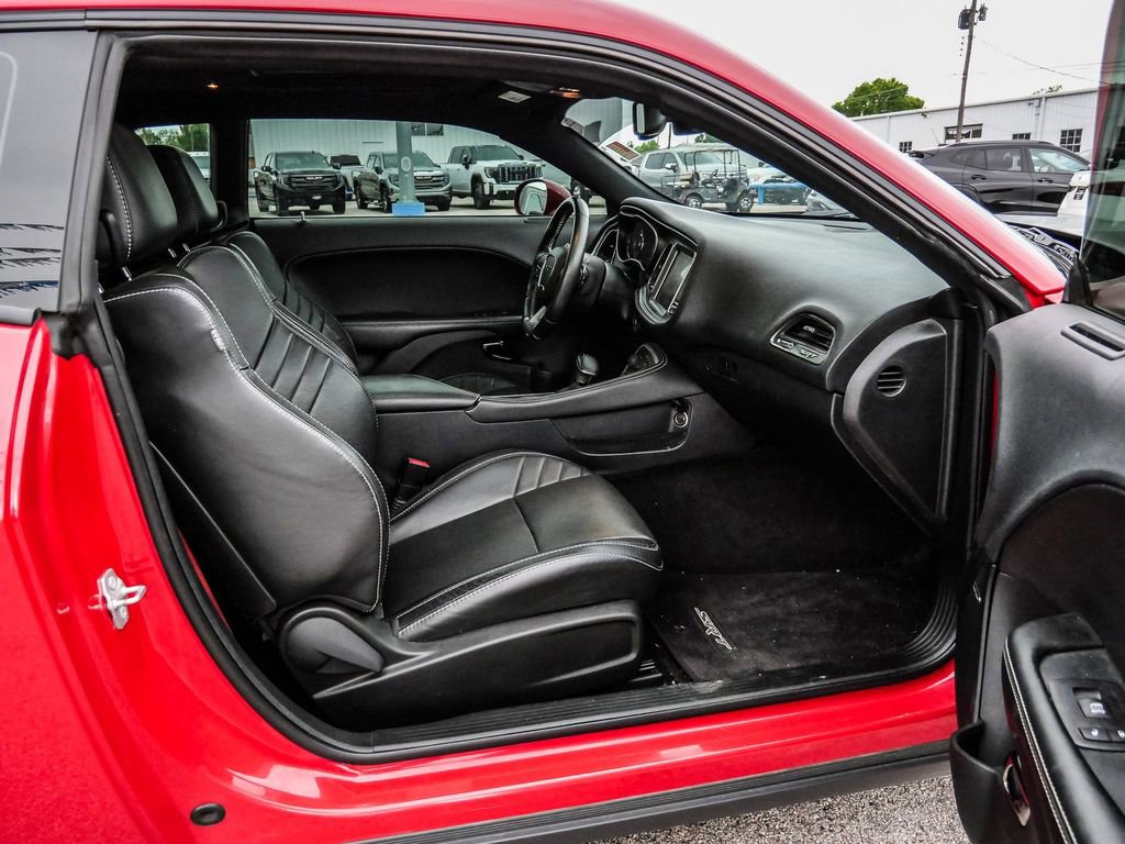 Used 2016 Dodge Challenger SRT Hellcat image 18