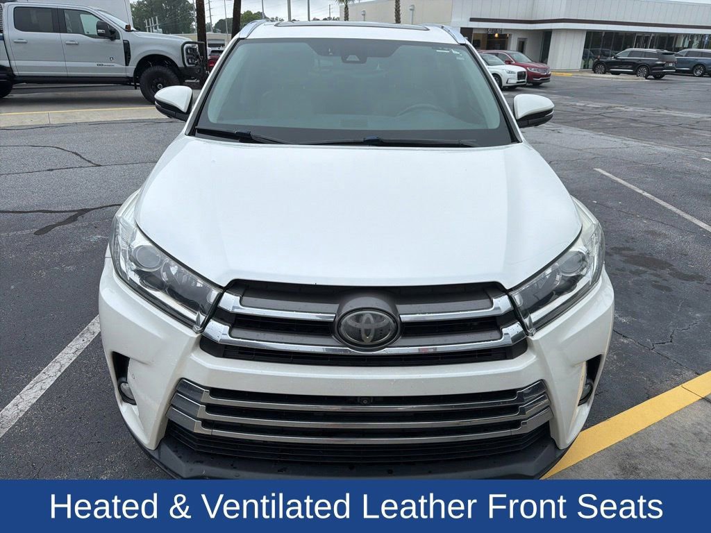 Used 2018 Toyota Highlander Limited Platinum FWD image 2