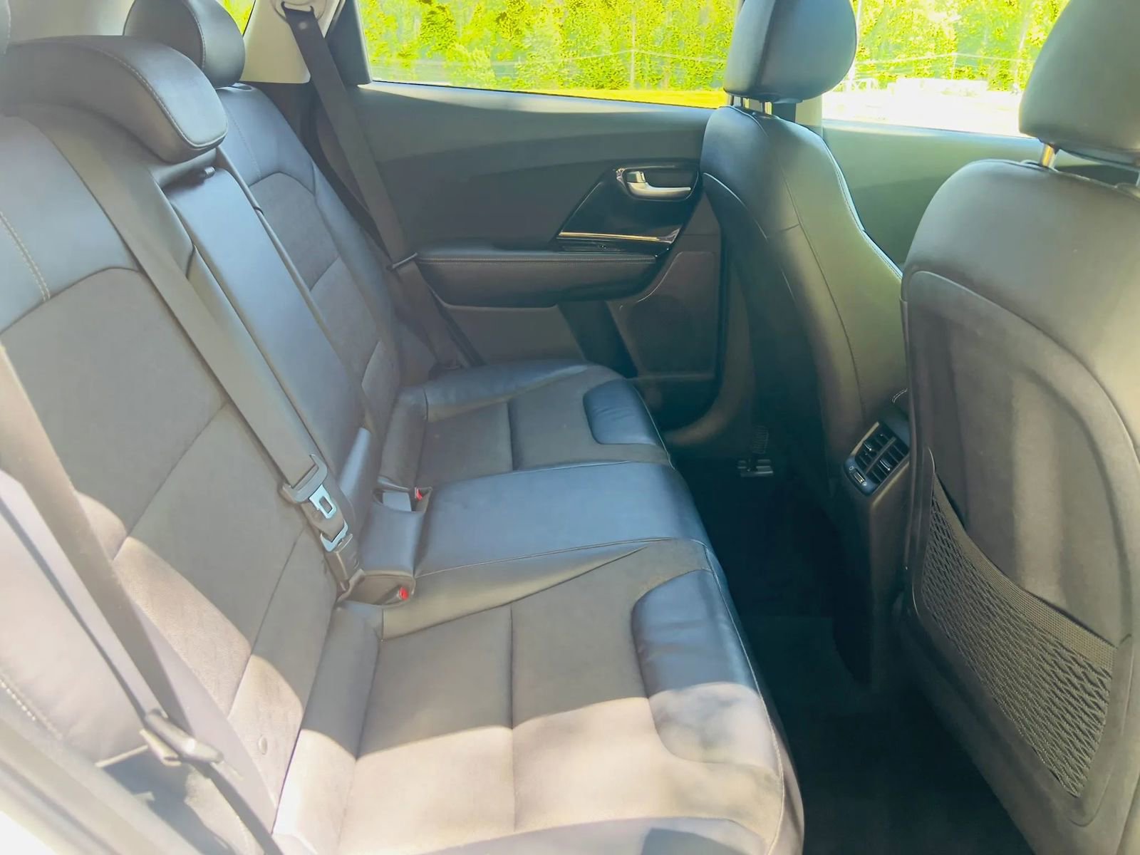 Used 2017 Kia Niro FWD image 16