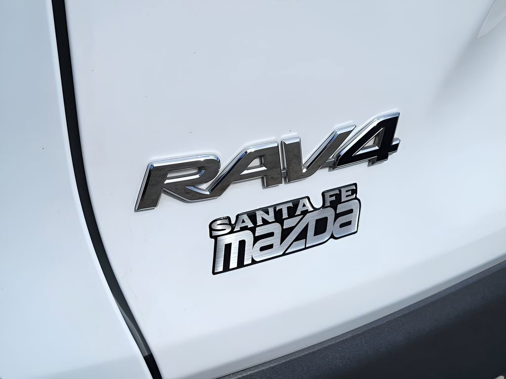 Used 2025 Toyota RAV4 LE AWD/4WD image 12