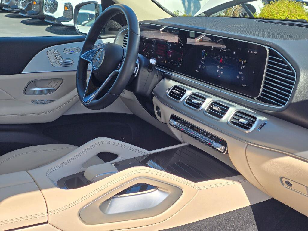 Used 2024 Mercedes-Benz GLE 350 4MATIC w/ Driver Assistance Package image 28
